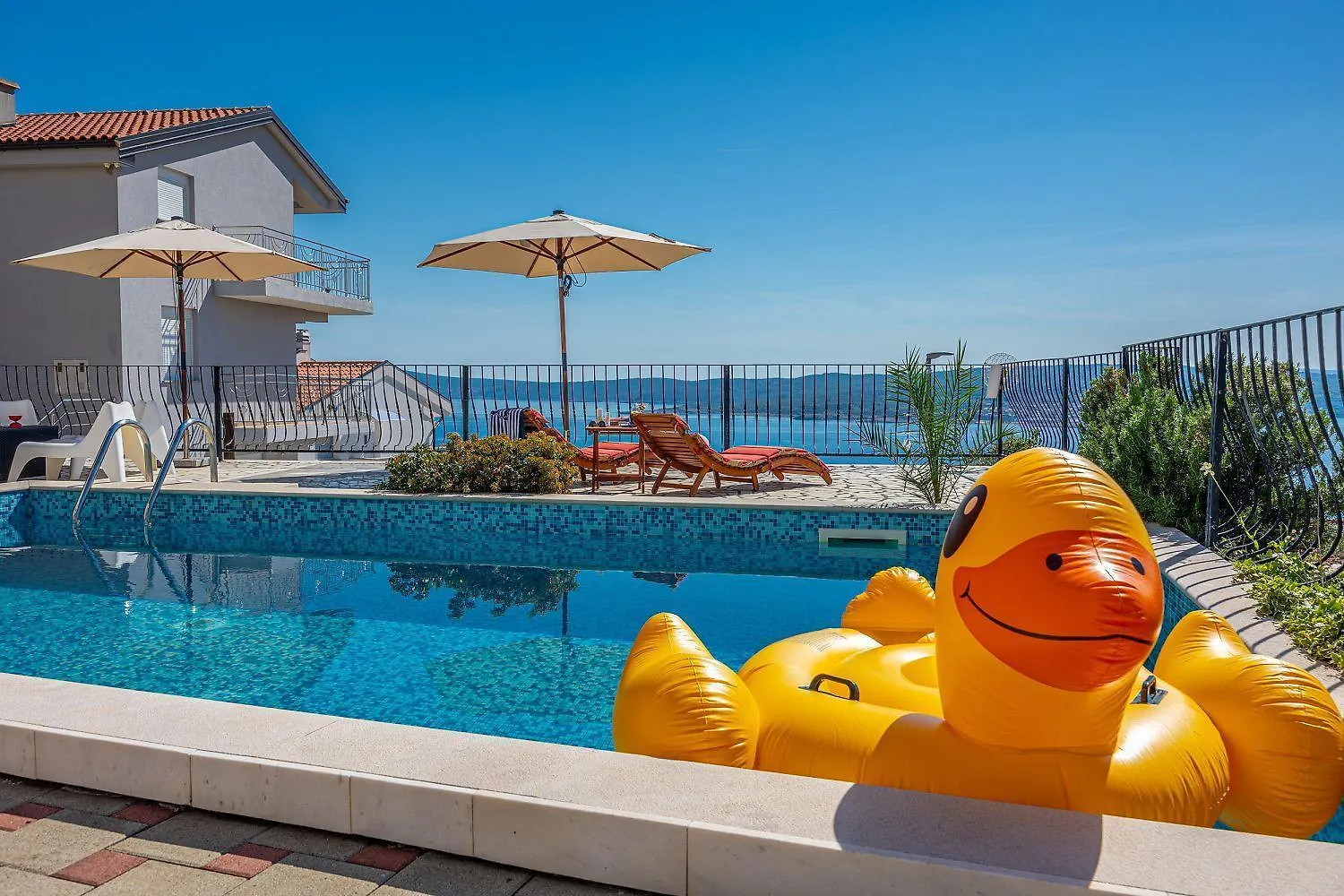 Mediterranes Apartment Mit Meerblick, Privatpool, Bbq, Garage, Waschmaschine Crikvenica